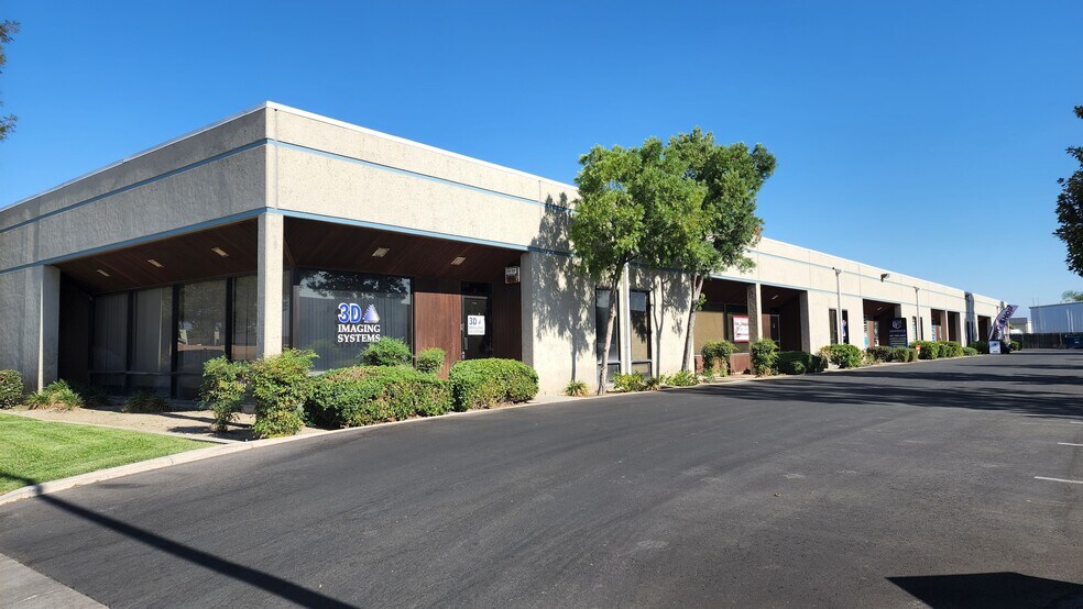Primary Photo Of 4525 New Horizon Blvd, Bakersfield Light Manufacturing For Lease