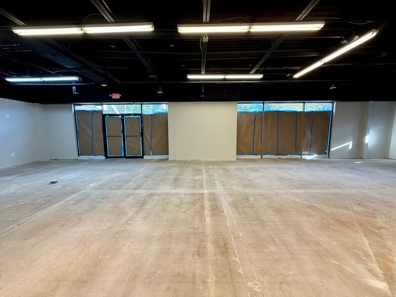 More Photos Of 11750 Business Park Dr, Waldorf General Retail For Lease