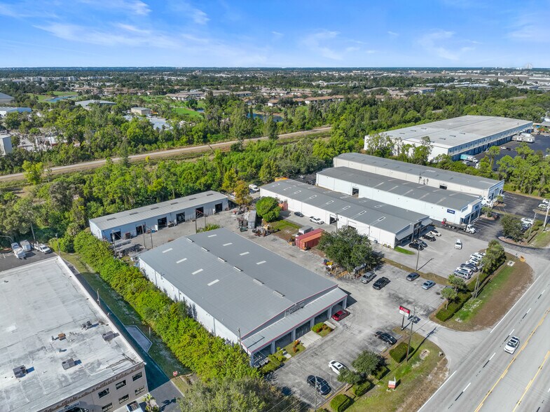 More Photos Of 12090 Metro Pky, Fort Myers Warehouse For Lease