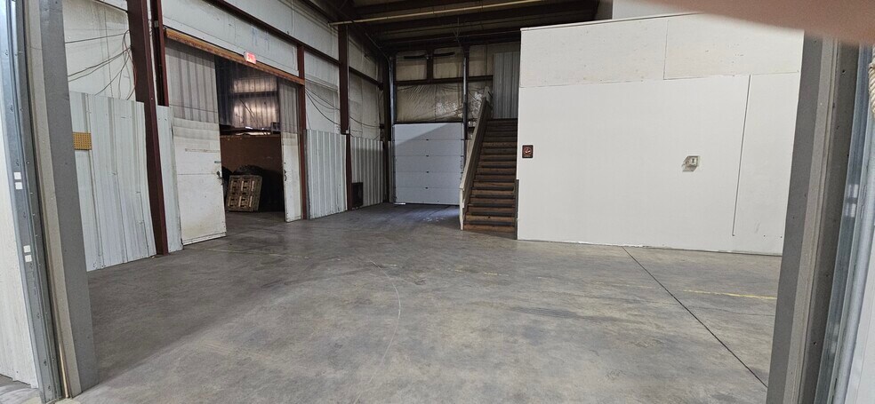 More Photos Of 3132 Louis Ave, Eau Claire Warehouse For Lease