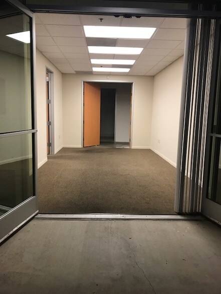 More Photos Of 192 Technology Dr, Irvine Light Distribution For Lease