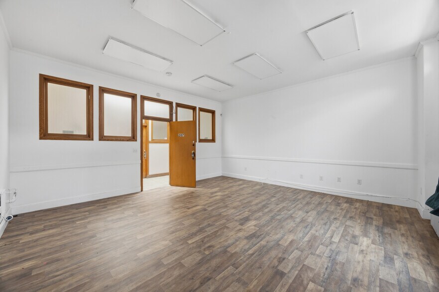 More Photos Of 942 Chapel St, New Haven Office For Sale