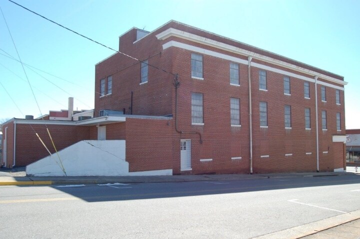 More Photos Of 325 Franklin St, Rocky Mount General Retail For Sale