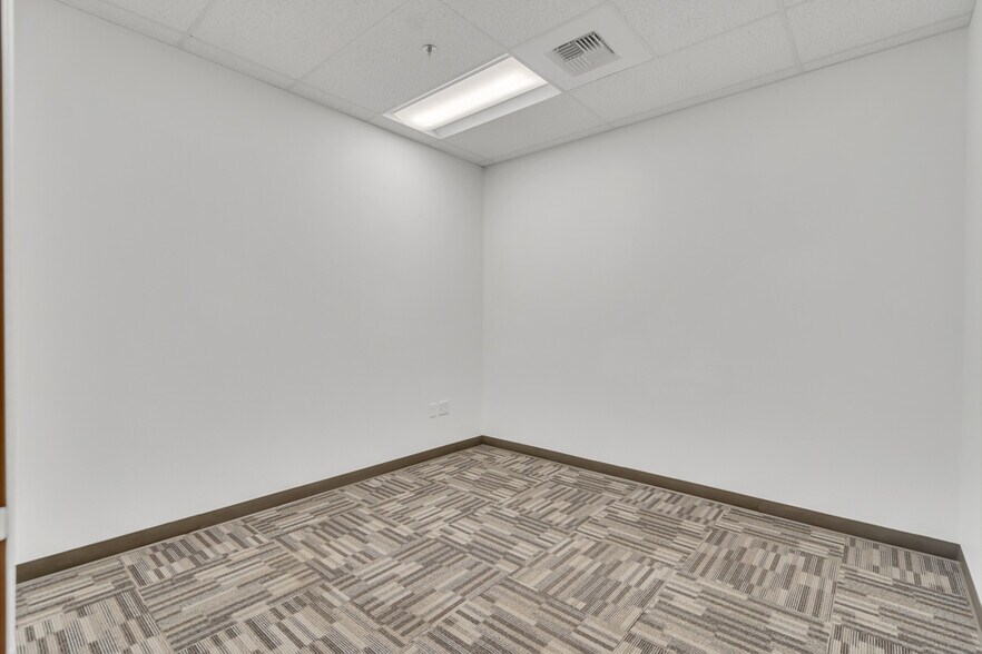 More Photos Of 11415 Sunrise Gold Cir, Rancho Cordova Warehouse For Lease