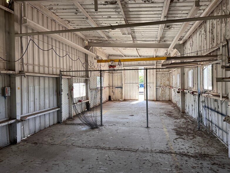 More Photos Of 2100 Industrial Blvd, Alice Warehouse For Sale