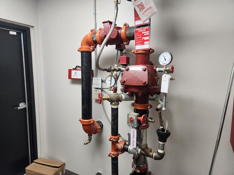 More Photos Of 2895 Lewis Ln, Paris Medical For Sale