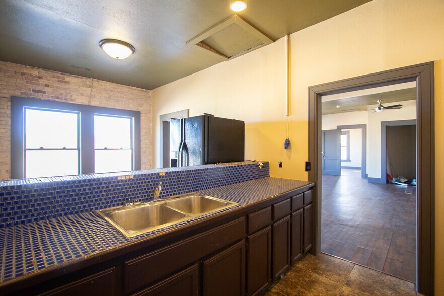 More Photos Of 115 N Kinsley Ave, Winslow Movie Theatre For Sale