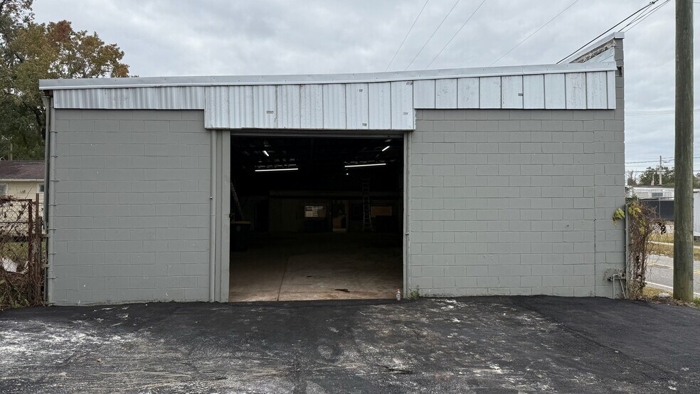 More Photos Of 735 Canal St, Jacksonville Manufacturing For Sale