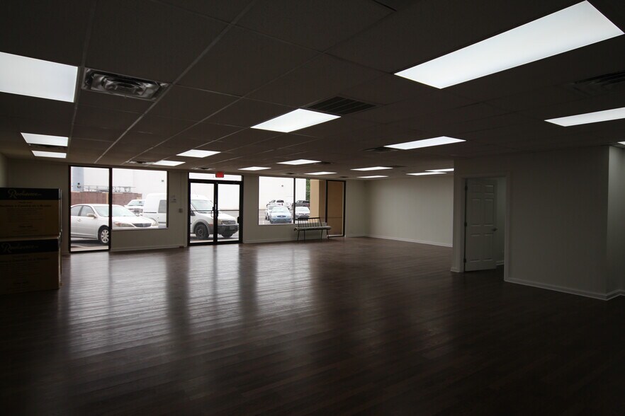 More Photos Of 6124 E 51st Pl, Tulsa Unknown For Lease