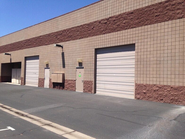 More Photos Of 925 N McQueen Rd, Gilbert Warehouse For Sale