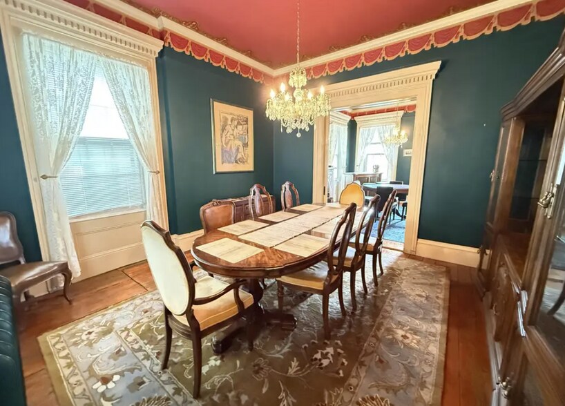 More Photos Of 1004 Park Ave, Galena Specialty For Sale