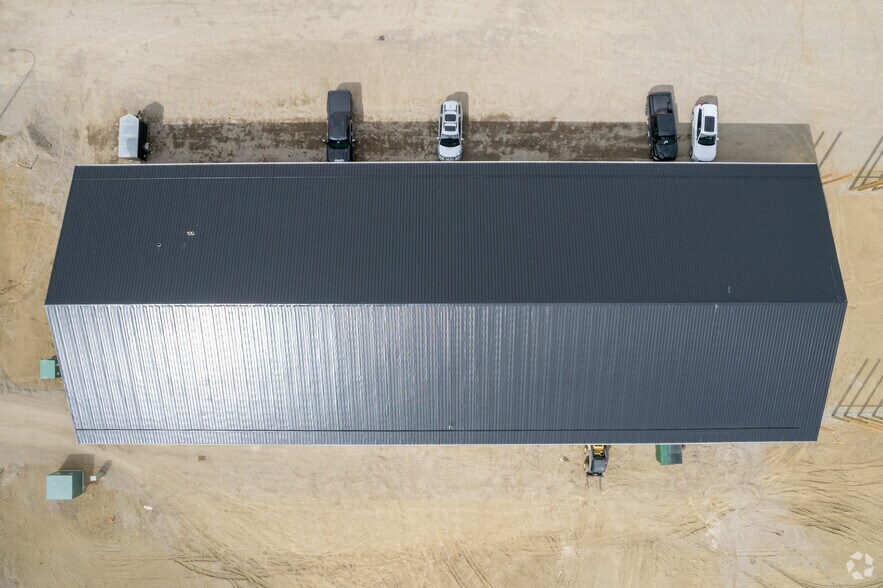 More Photos Of 245 Canal Av, Strathmore Manufacturing For Sale