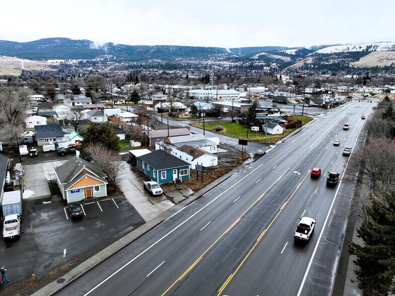 More Photos Of 1910 Island Ave, La Grande Office Residential For Lease