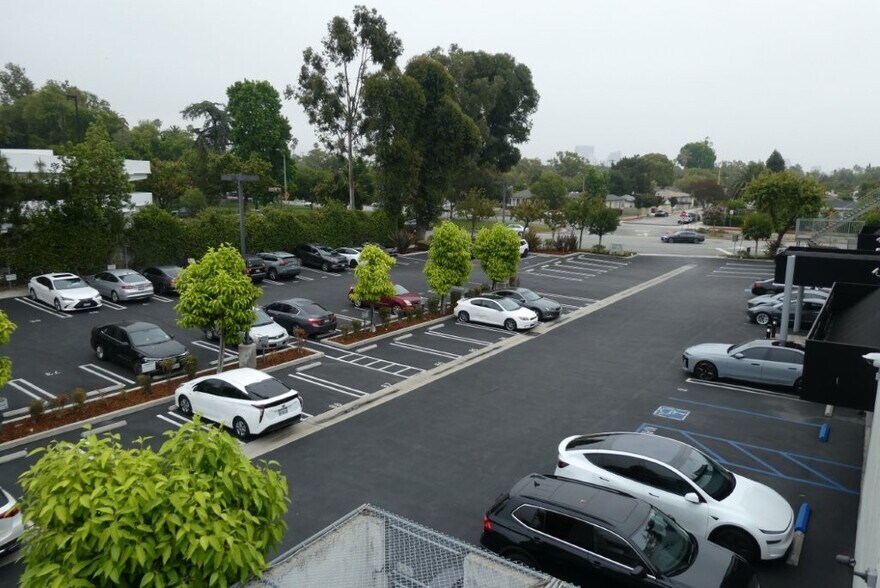 More Photos Of 6100-6120 San Fernando Rd, Glendale Office For Sale