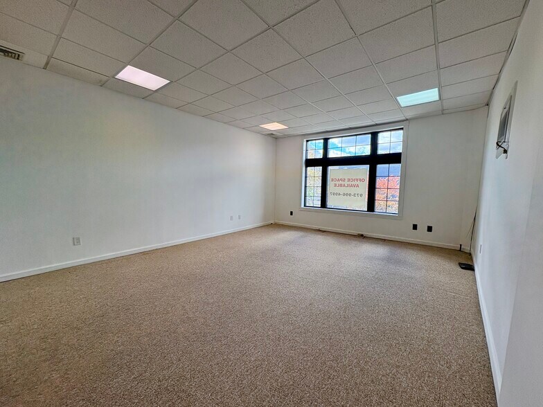 More Photos Of 11 S Fullerton Ave, Montclair Office For Lease
