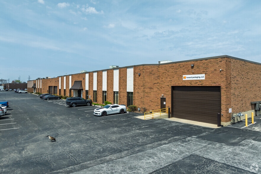 More Photos Of 180-230 Messner Dr, Wheeling Warehouse For Lease