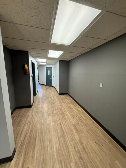 More Photos Of 1401 8th St SE, Orange City Flex For Sale