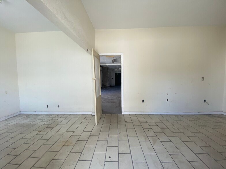 More Photos Of 2126 Collins Ct, Hollywood Refrigeration Cold Storage For Lease