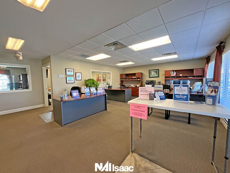 More Photos Of 1316 Versailles Rd, Lexington Office For Sale