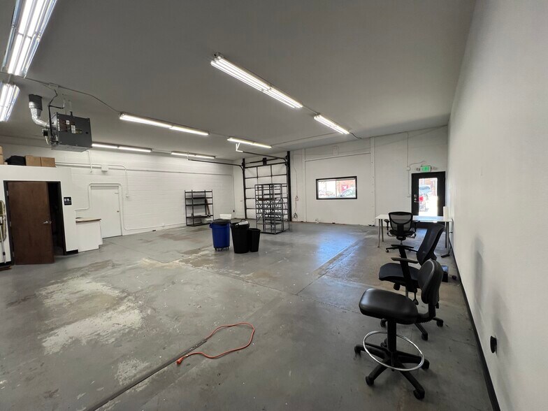 More Photos Of 776 W Baseline Rd, Lafayette Warehouse For Lease