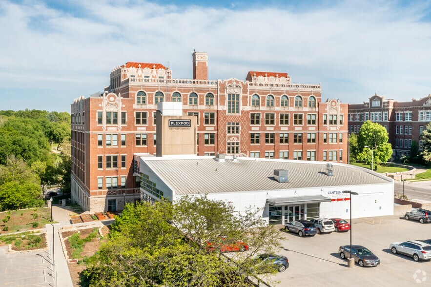 More Photos Of 300 E 39th St, Kansas City Office For Lease