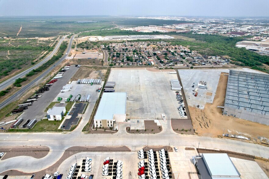 More Photos Of 127 Blue Ridge Pky, Laredo Truck Terminal For Lease