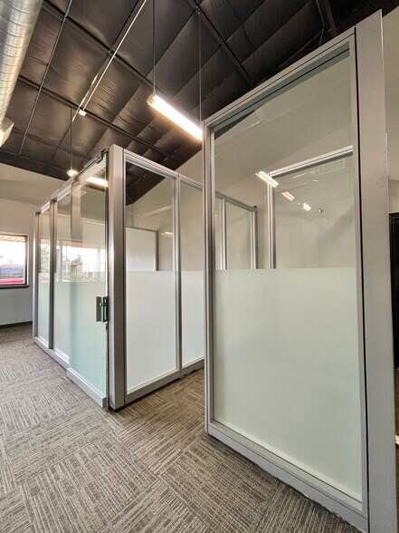 More Photos Of 500 E Plantation Dr, Clute Warehouse For Sale