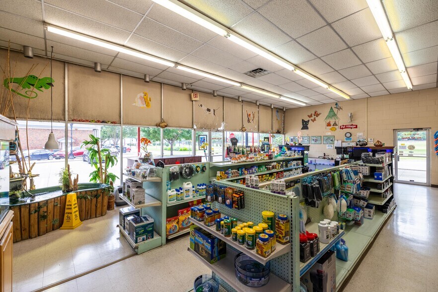 More Photos Of 200 N Main St, Duncanville Storefront Retail Office For Sale