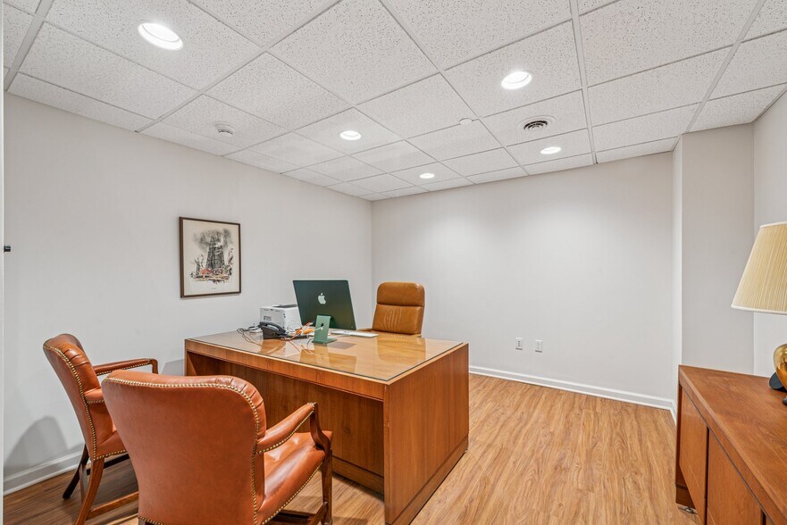 More Photos Of 750 Washington Rd, Mt Lebanon Apartments For Sale