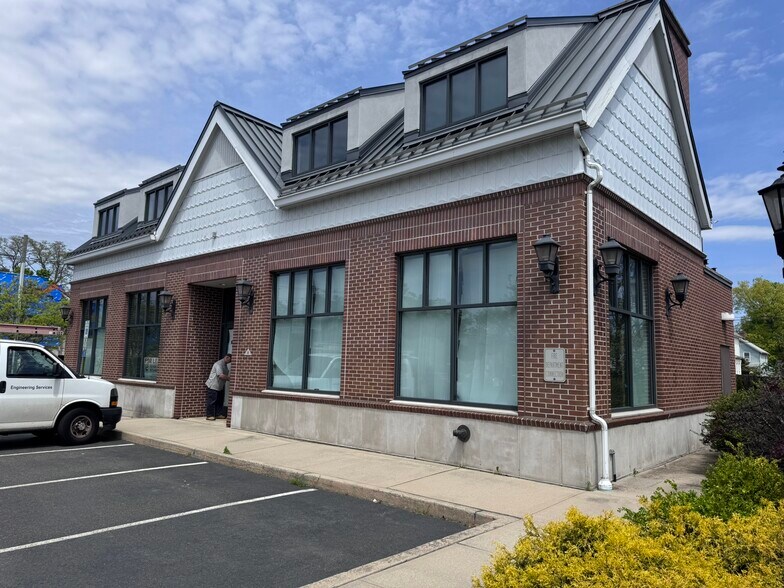 More Photos Of 553 Broadway, Westwood Bank For Lease