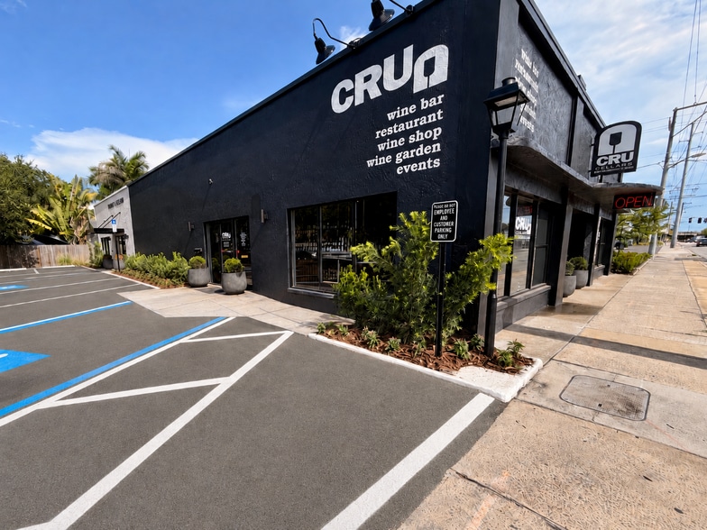 More Photos Of 2506 S Macdill Ave, Tampa Storefront For Lease