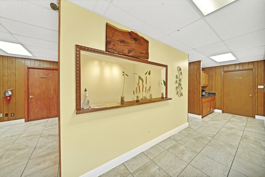 More Photos Of 1313 Cedar Post Ln, Houston Warehouse For Sale