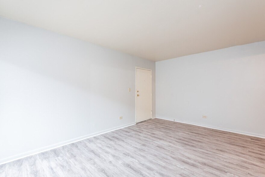 More Photos Of 2401 Arlington Blvd, Charlottesville Apartments For Sale