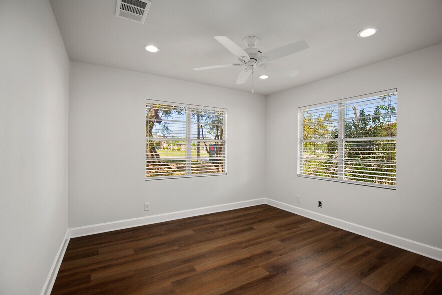 More Photos Of 603 W Highway 290, Dripping Springs Office For Sale