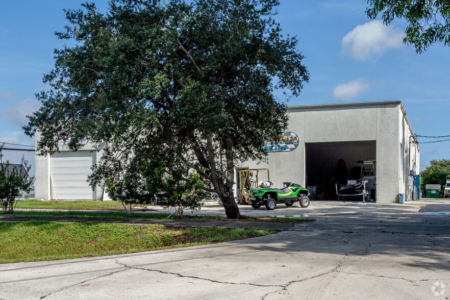 Primary Photo Of 3081 SE Dominica Ter, Stuart Manufacturing For Lease