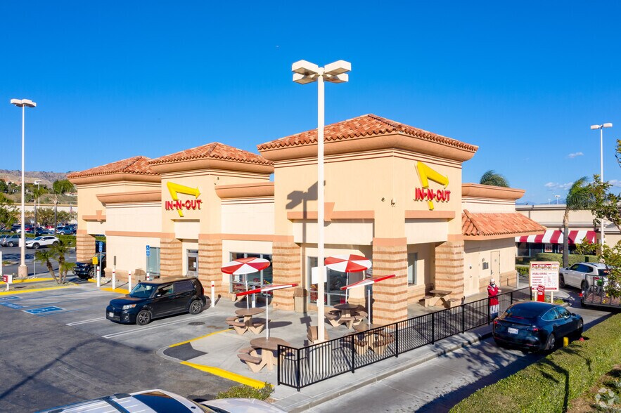 More Photos Of Rinaldi St, Northridge Unknown For Lease