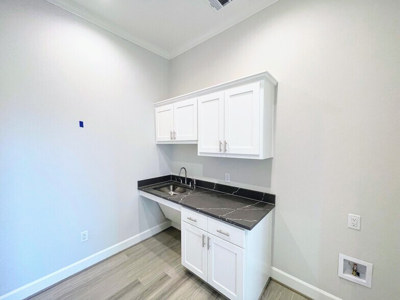 More Photos Of 7700 Preston Rd, Frisco Medical For Sale