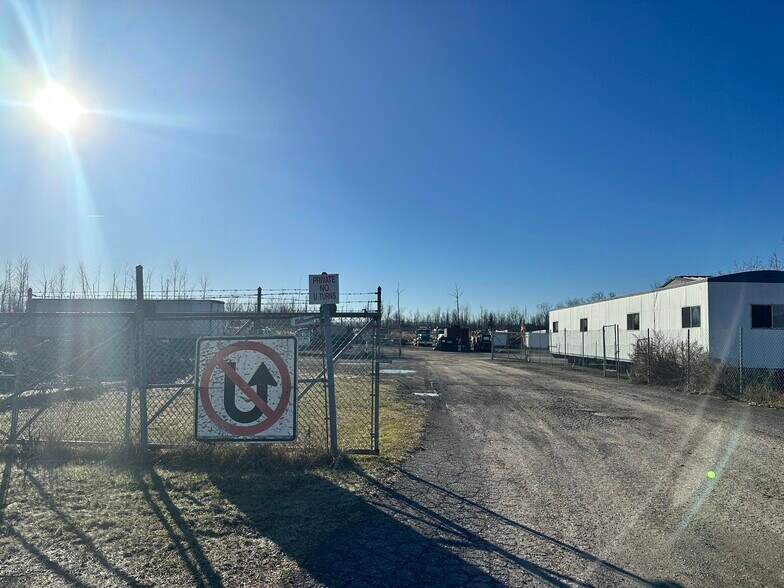 More Photos Of 6085 Galster Rd, East Syracuse Warehouse For Lease