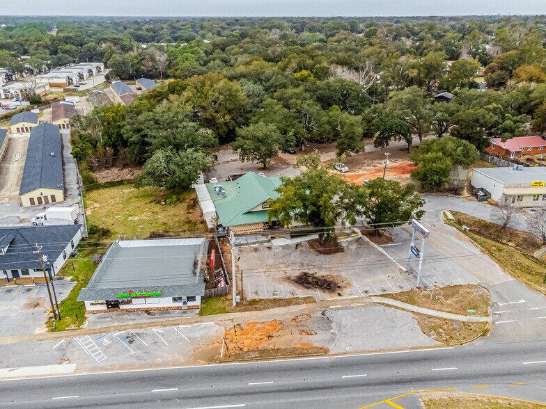 More Photos Of 131 New Warrington Rd, Pensacola Restaurant For Sale