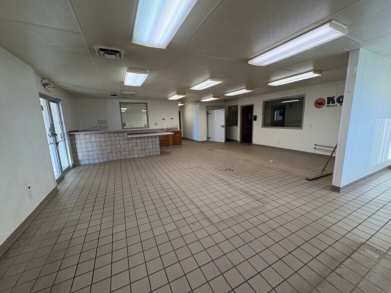 More Photos Of 810 Deal St, Highland Industrial For Sale