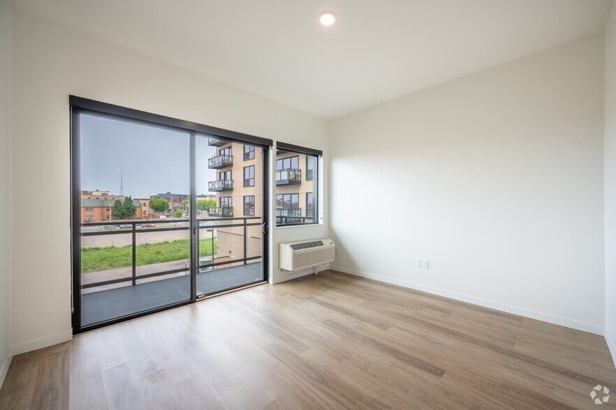 More Photos Of 747 Hampden Ave, Saint Paul Apartments For Sale