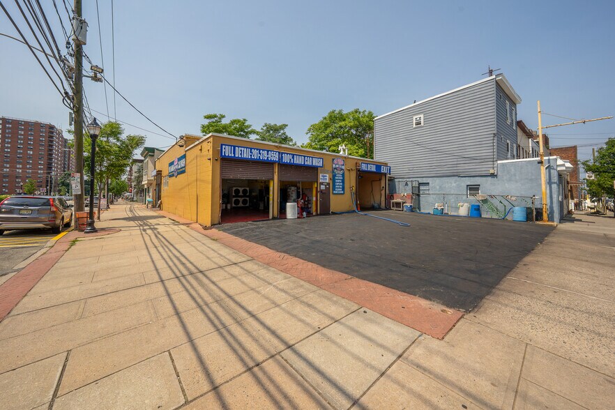 More Photos Of 709 Central Ave, Union City Industrial For Sale