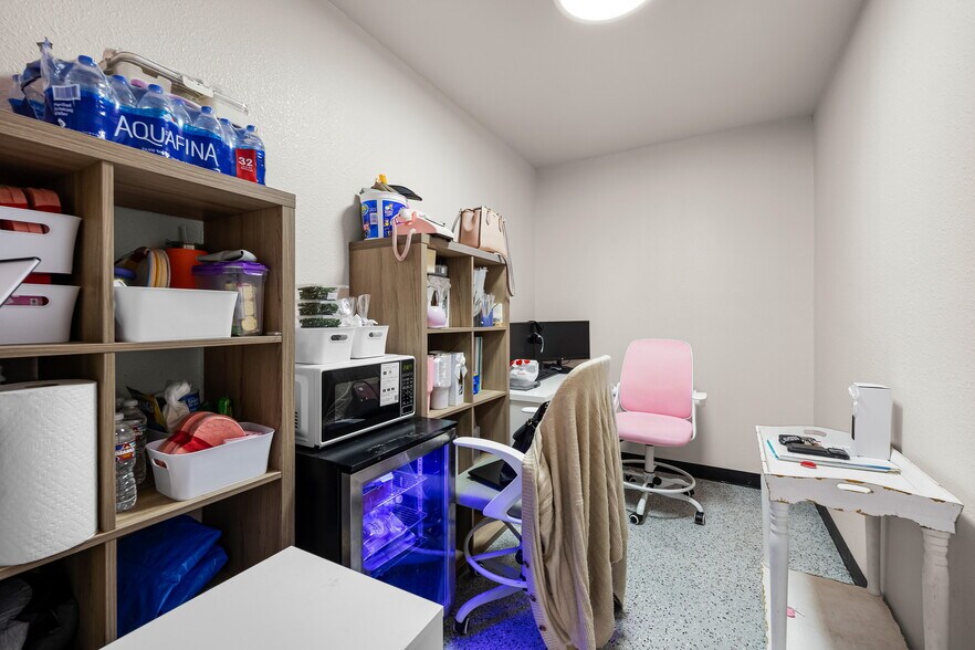 More Photos Of 333 S Commercial St, Aransas Pass Storefront For Sale