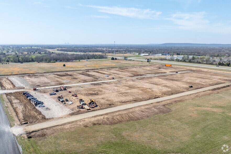 More Photos Of 9802 N Yale Ave, Sperry Industrial For Sale