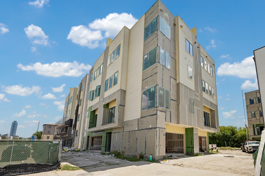 More Photos Of 5821 Winsome Ln, Houston Apartments For Sale