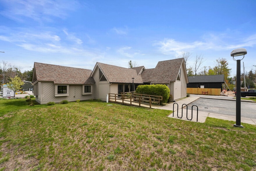 More Photos Of 5955 S Oak St, Glen Arbor Medical For Sale