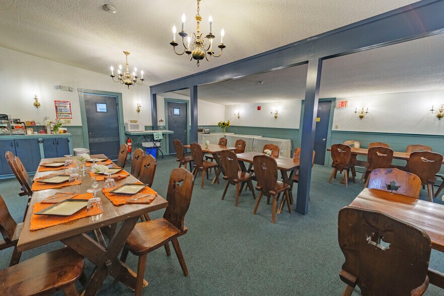 More Photos Of 6 Abroad Rd, West Dover Hotel For Sale