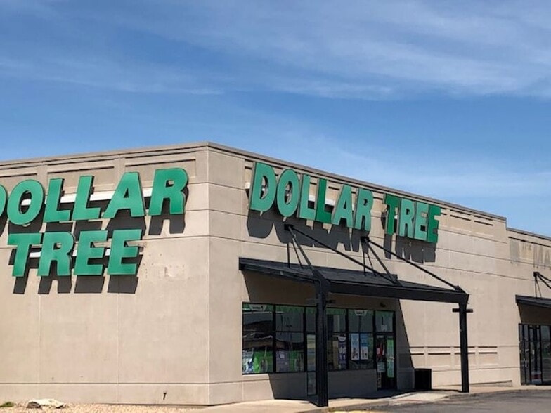 More Photos Of 6920-6930 W Kellogg Dr, Wichita Freestanding For Lease