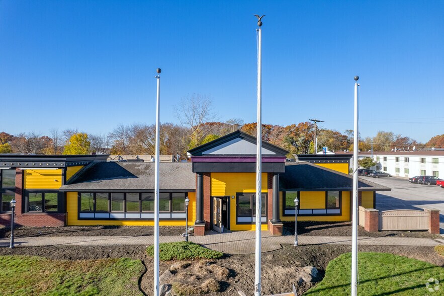 More Photos Of 821 Fall River Ave, Seekonk Restaurant For Sale