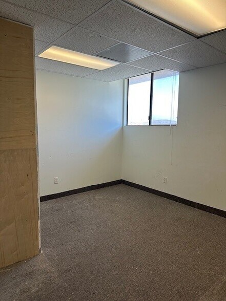 More Photos Of 3056 Del Monte Blvd, Marina General Retail For Lease